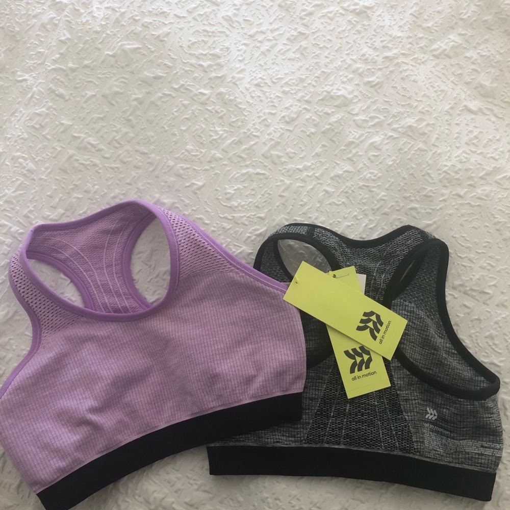 brand new sports bras !! medium